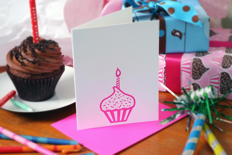 Cupcake+Giftwrap-Lifestyle